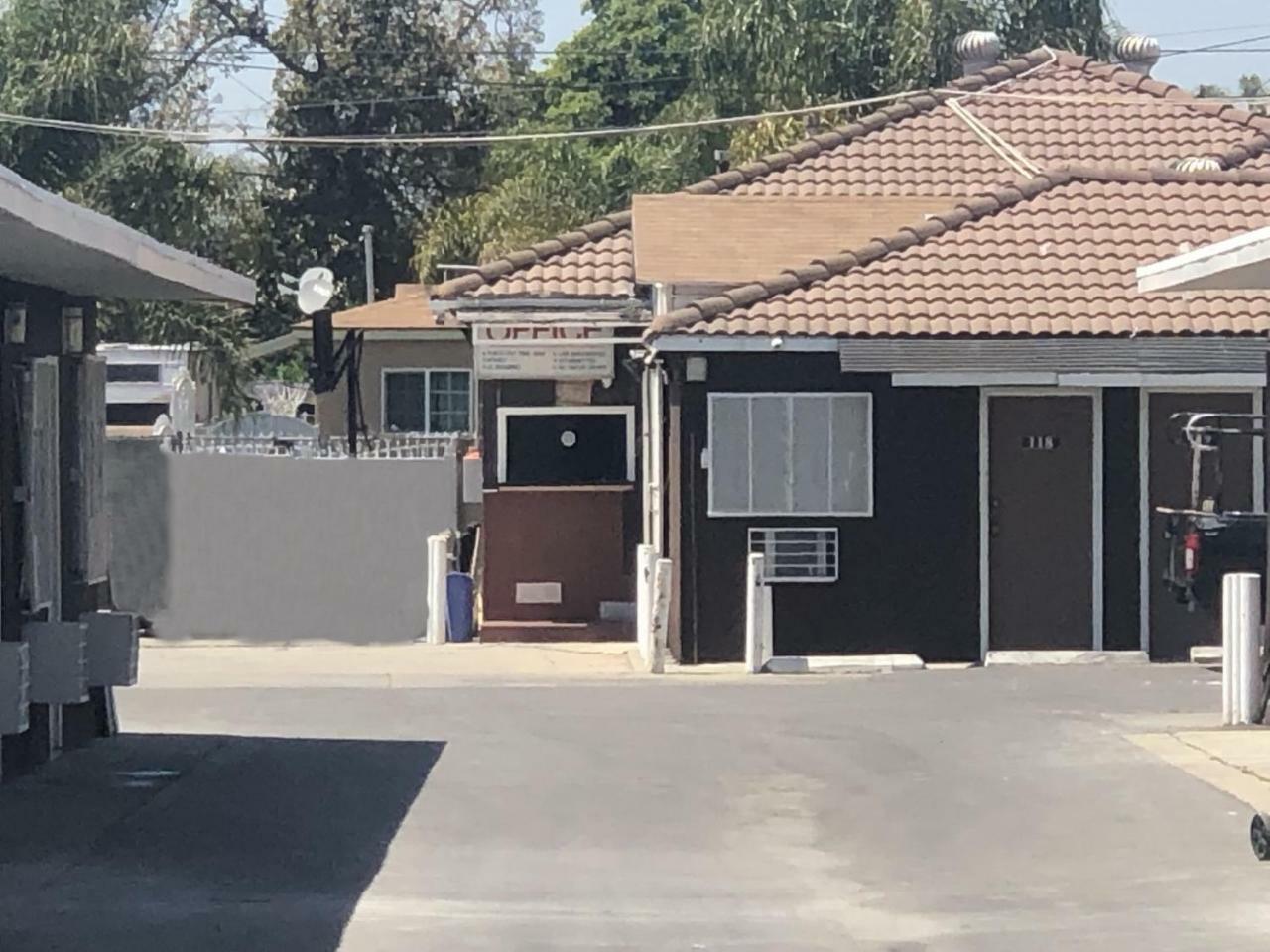 Mi Casa Motel Lynwood Exterior photo